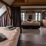 Maison d'hôtes Na Kopecku Ad 1795 - S Wellness A Restauraci Collina Di Nuovo Dvůr Králové nad Labem