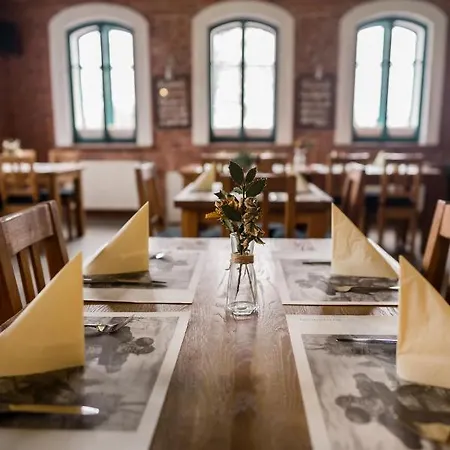 Pensjonat Na Kopecku Ad 1795 - S Wellness A Restauraci Collina Di Nuovo Dvůr Králové nad Labem