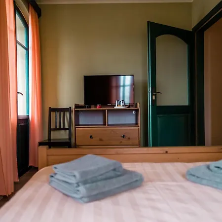 Na Kopecku Ad 1795 - S Restauraci A Wellness V Podkrkonosi Guest house