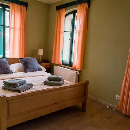 Pensjonat Na Kopecku Ad 1795 - S Wellness A Restauraci Collina Di Nuovo 4*