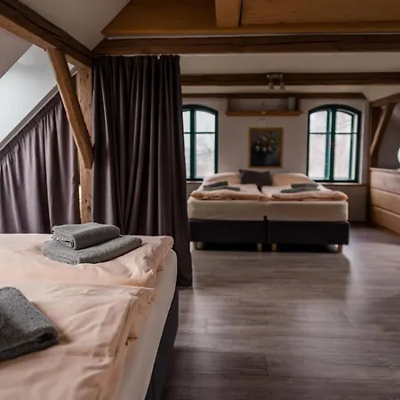Guest house Na Kopecku Ad 1795 - S Restauraci A Wellness V Podkrkonosi Dvur Kralove nad Labem