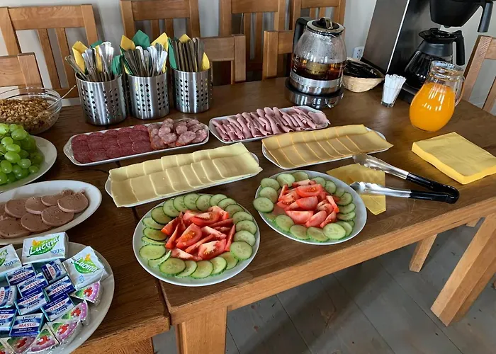 Πανσιόν Na Kopecku Ad 1795 - S Restauraci A Wellness V Podkrkonosi